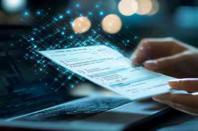 Dokument mit digitalem Effekt - © Picture Perfection - stock.adobe.com